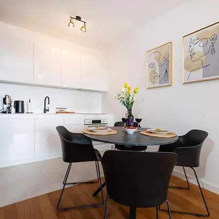 Appartement With Garage *