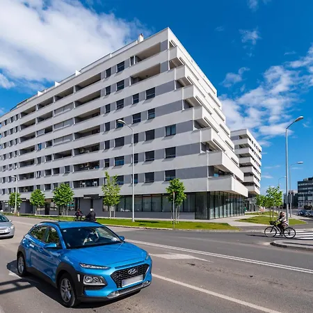 With Garage Apartman