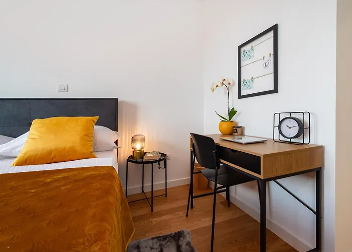 Apartman With Garage *