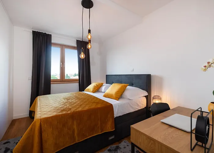 With Garage Apartman *